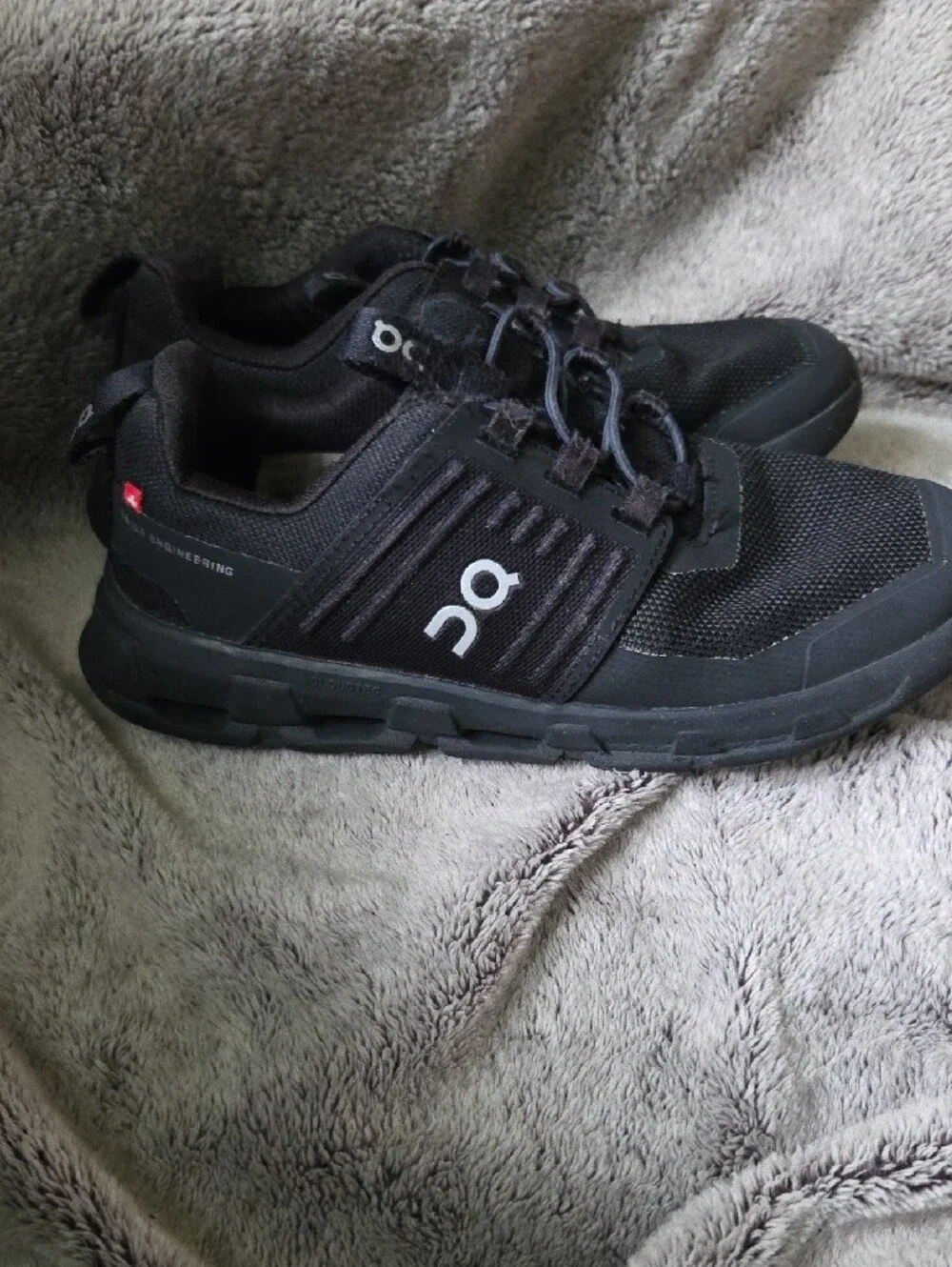 On Cloudswift (OC) All Black Size 1.5Y Sneaker